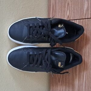 Boys Puma Shoe Size 4